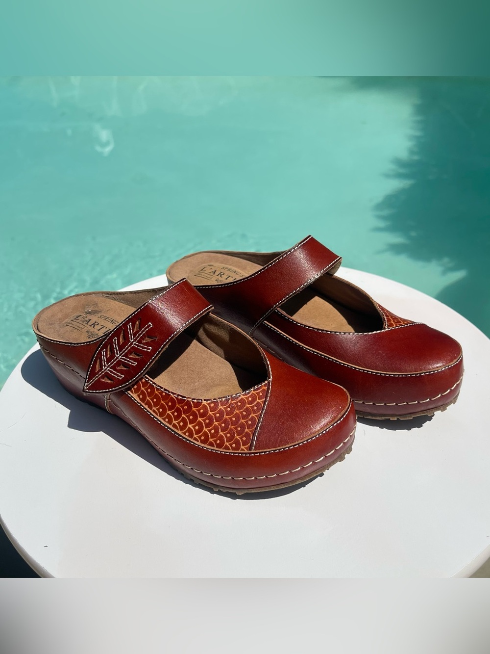 L'ARTISTI Women's Spring Step Leather Clog Laser-Cut Detail ✔️ Measure for Size